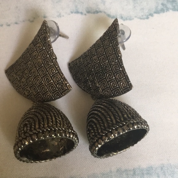 Earings - Picture 3 of 4